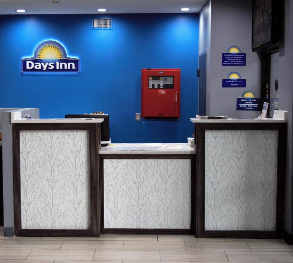 Days Inn by Wyndham Montgomery Image 10