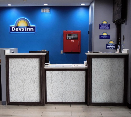 Days Inn by Wyndham Montgomery image 10