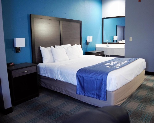 Days Inn by Wyndham Montgomery image 13