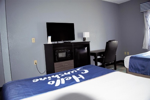 Days Inn by Wyndham Montgomery image 16