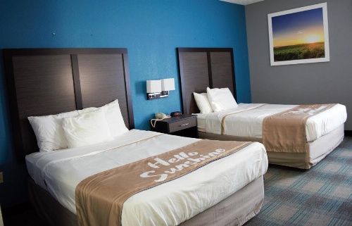 Days Inn by Wyndham Montgomery image 21
