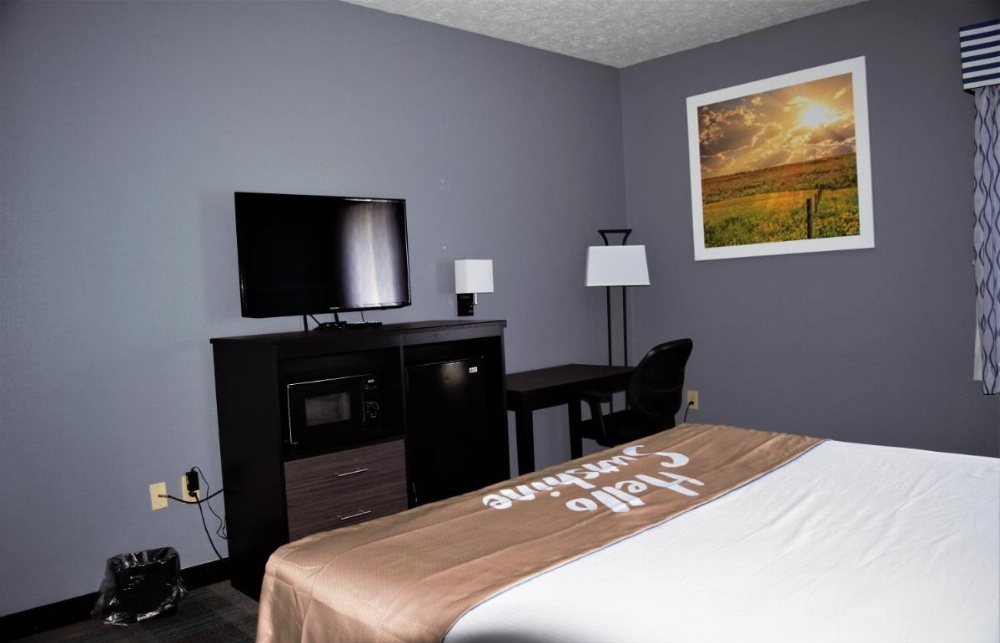 Days Inn by Wyndham Montgomery